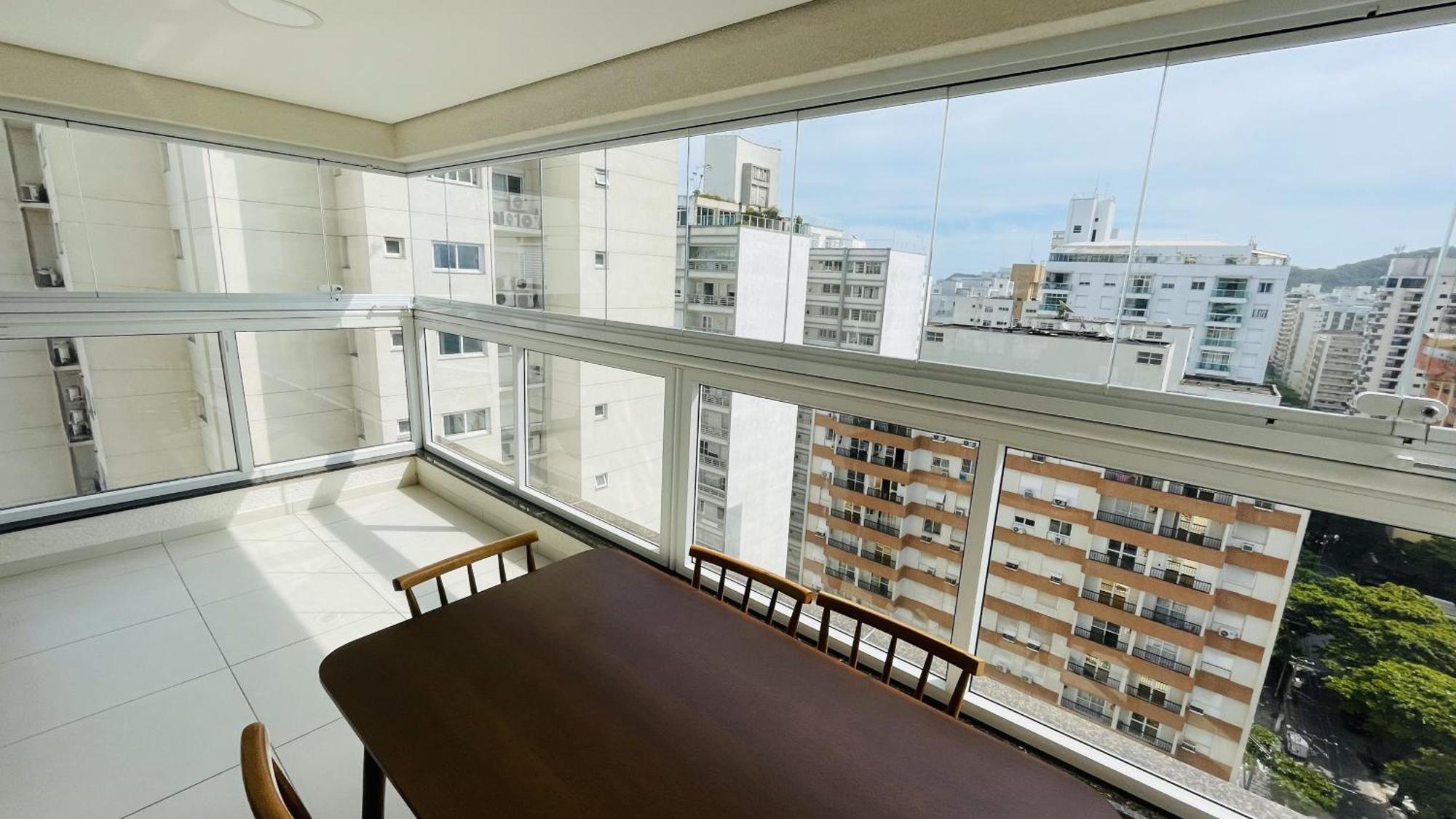 Apartamento com Vista do Mar
